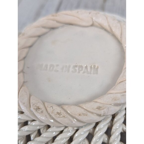 Vintage Woven Basket Weave Ceramic Covered Triniket Dish Roses Spain White Pink - Picture 9 of 9